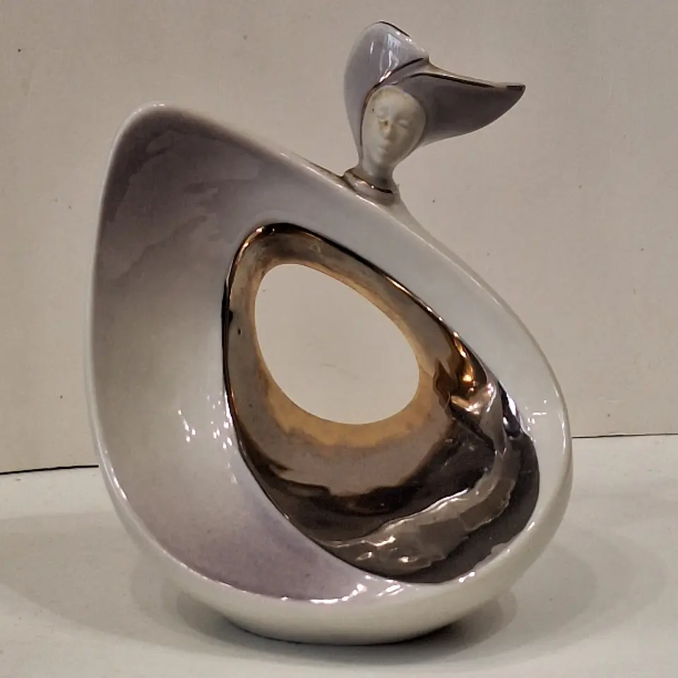 Estatueta de porcelana contemporânea GALOS em estilo Art Déco, anos 80. 1