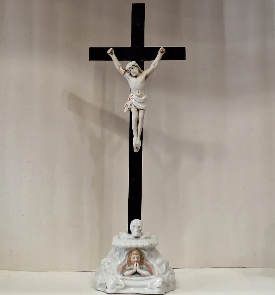 Crucifixo de oratório em porcelana vieux paris  1