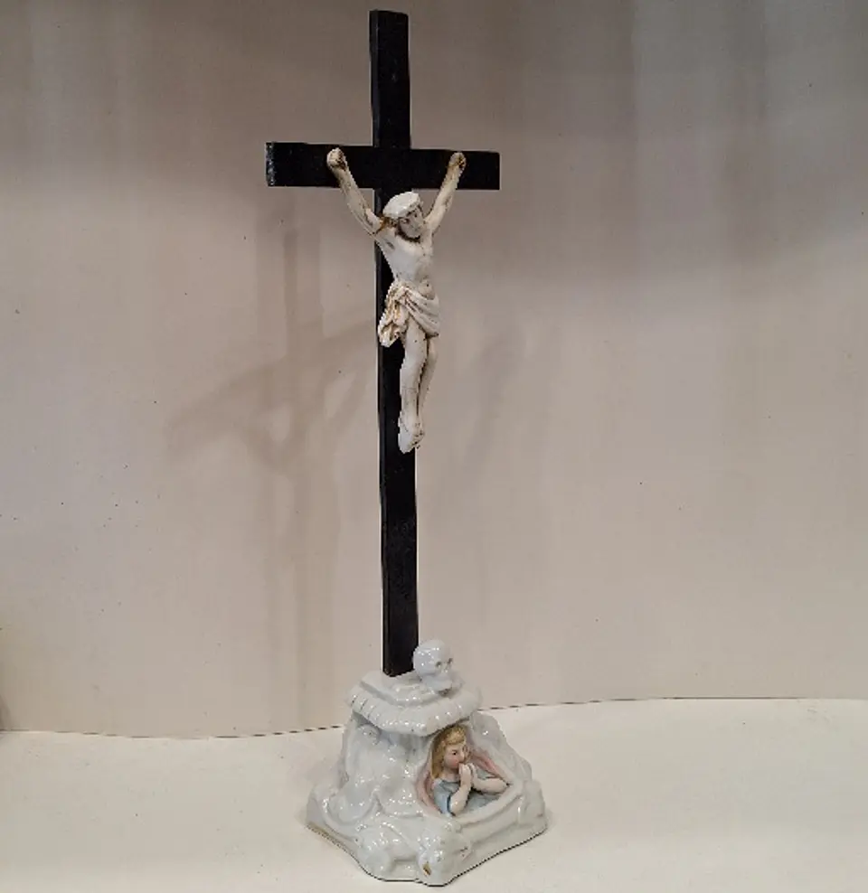 Crucifixo de oratório em porcelana vieux paris  2