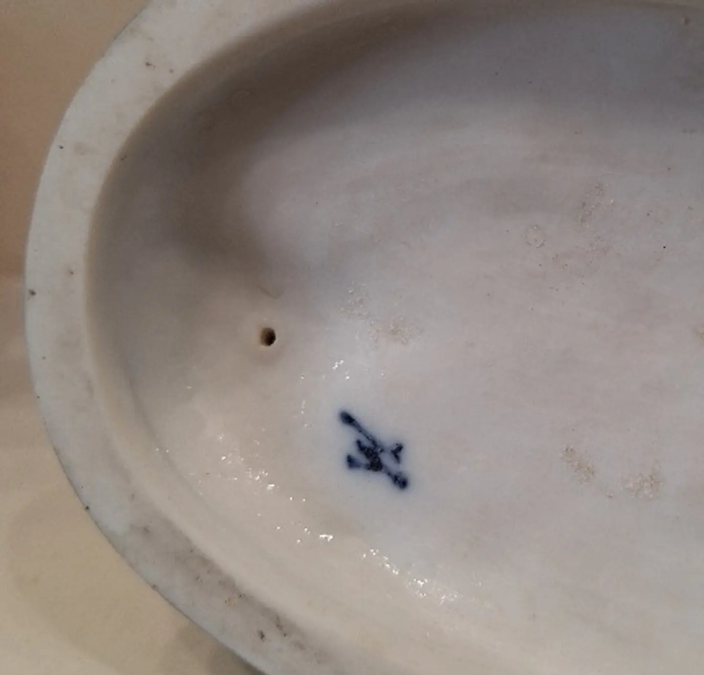 Grupo escultorico em porcelana europeia  4