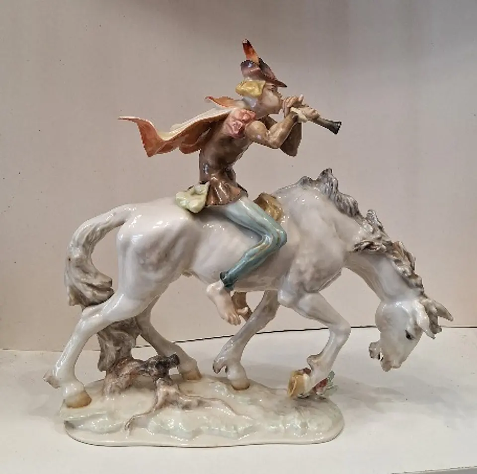 Estatueta em porcelana alemã, Hutschenreuther, modelada por Karl Tutter 1