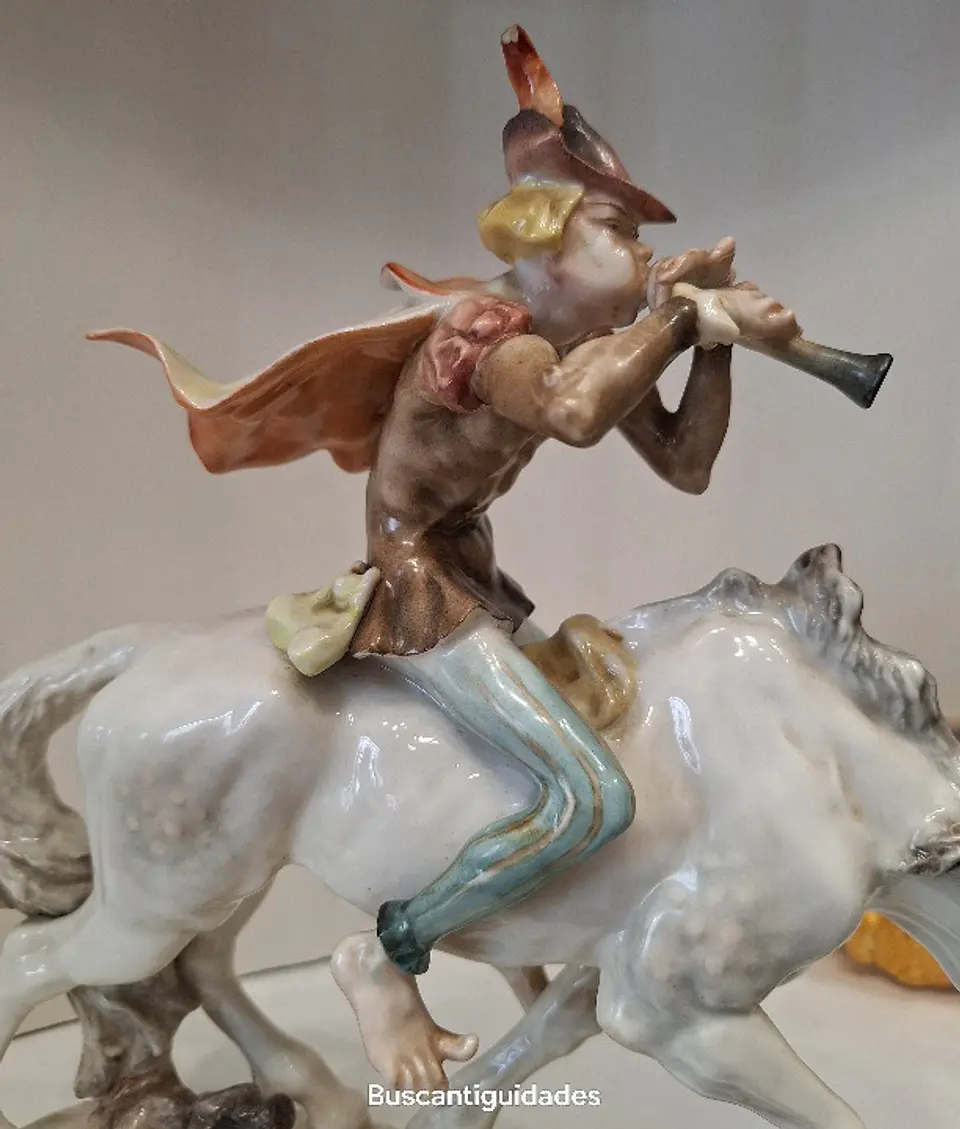 Estatueta em porcelana alemã, Hutschenreuther, modelada por Karl Tutter 2