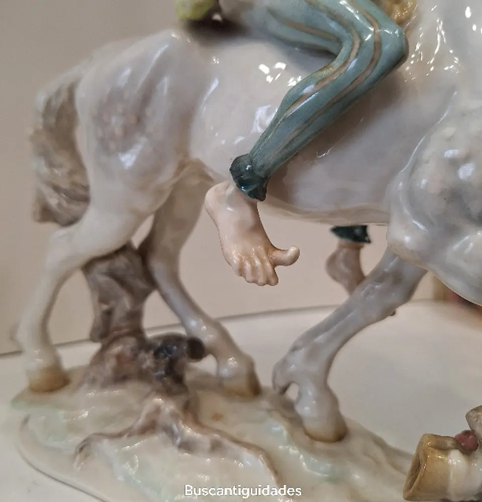 Estatueta em porcelana alemã, Hutschenreuther, modelada por Karl Tutter 9