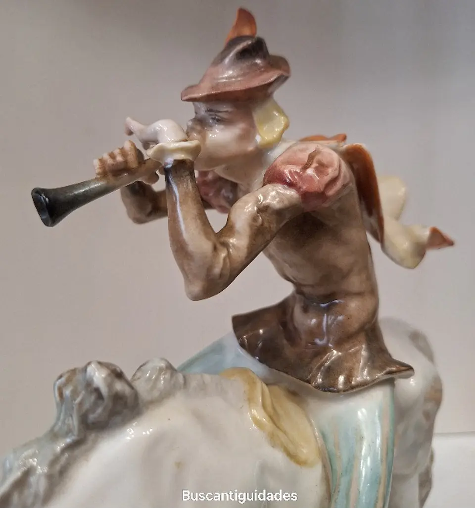 Estatueta em porcelana alemã, Hutschenreuther, modelada por Karl Tutter 3