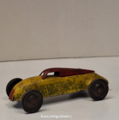 Brinquedo carro bicudo - AML
