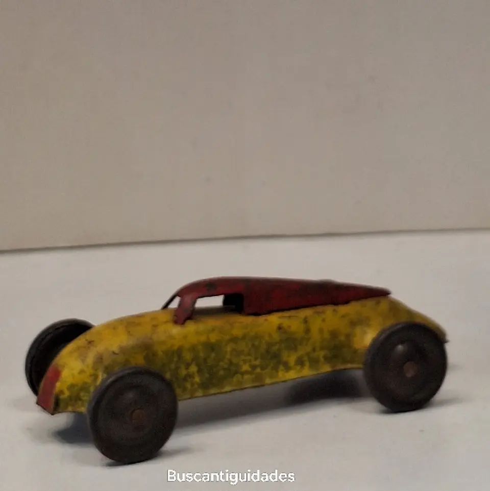 Brinquedo carro bicudo - AML 1