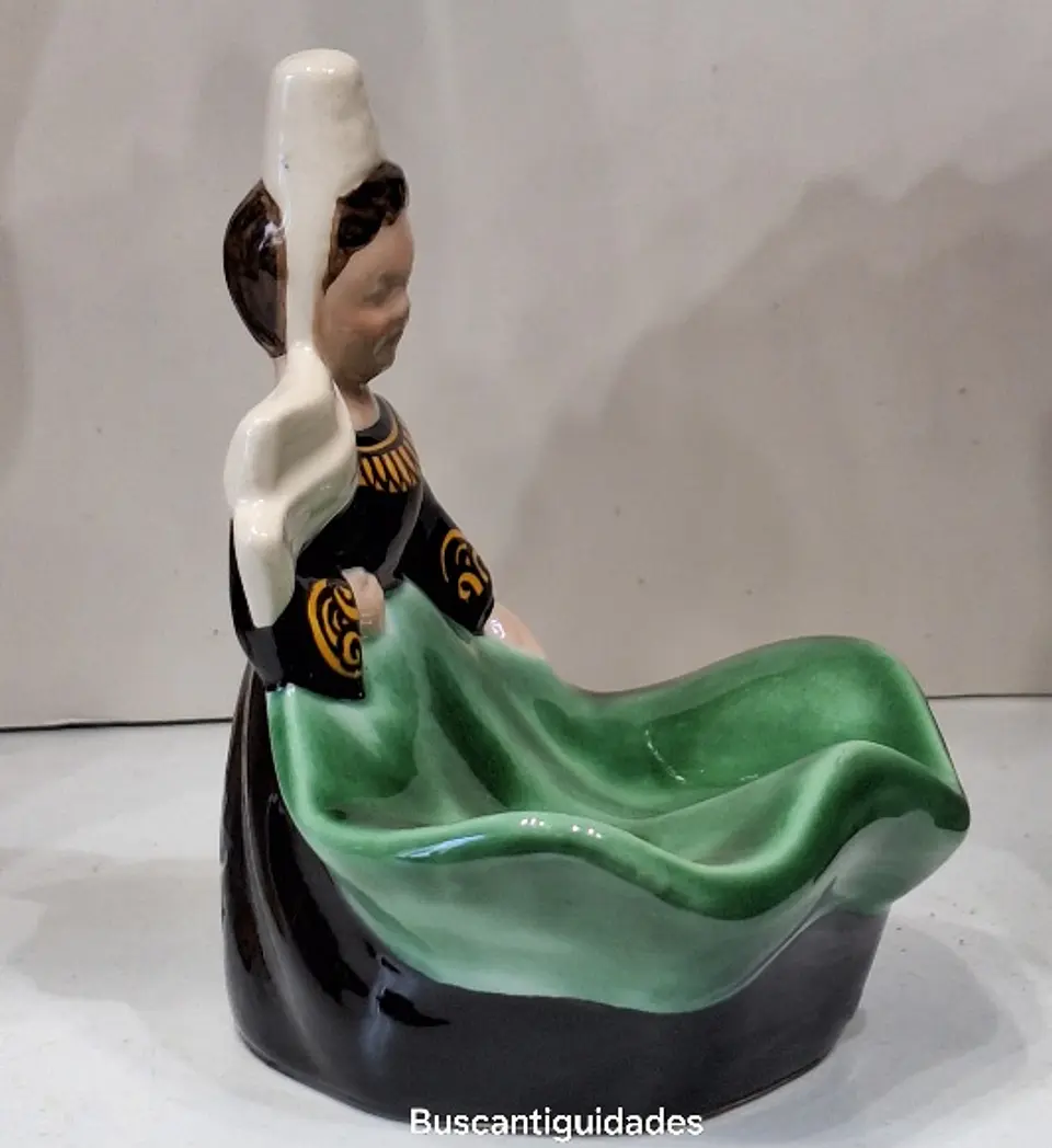 estatueta em faiança policromada da Bretanha  3