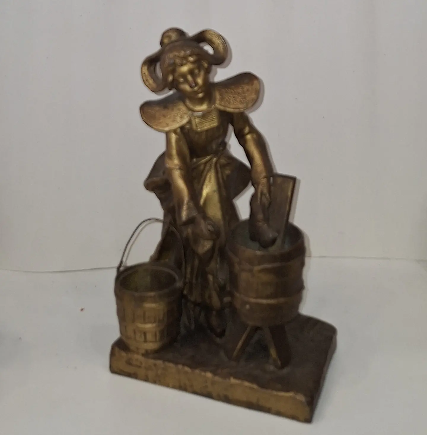 Escultura Holandesa em petit-bronze  2