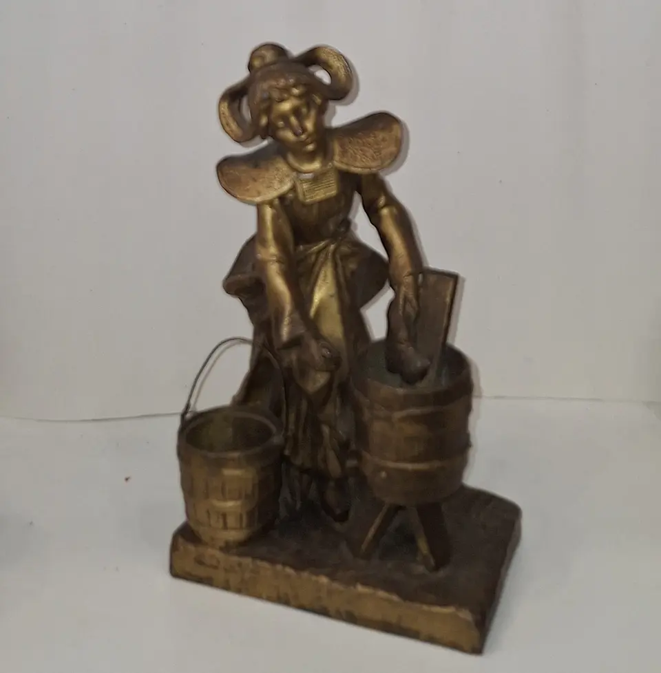 Escultura Holandesa em petit-bronze  2