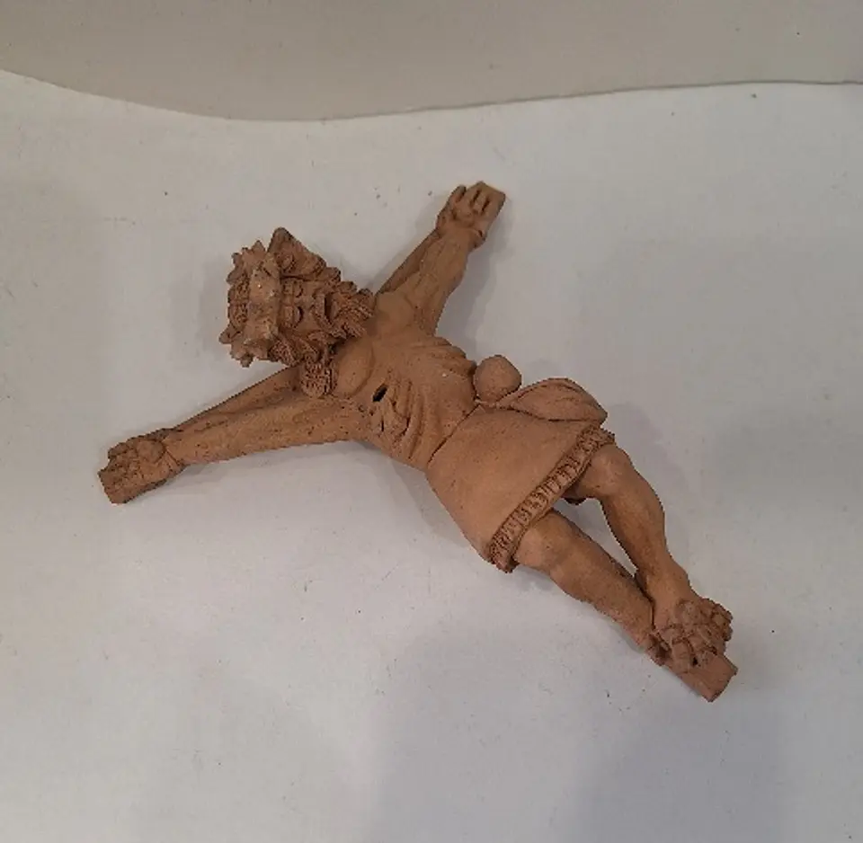 Imagem de Jesus crucificado em terracota  3