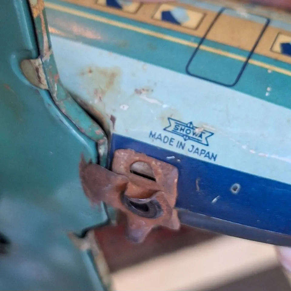 Brinquedo vintage de lata e fricção do Douglas DC-7 da Pan American World Airways. Japan  12