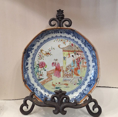 Prato em porcelana chinesa " Companhia das Índias "