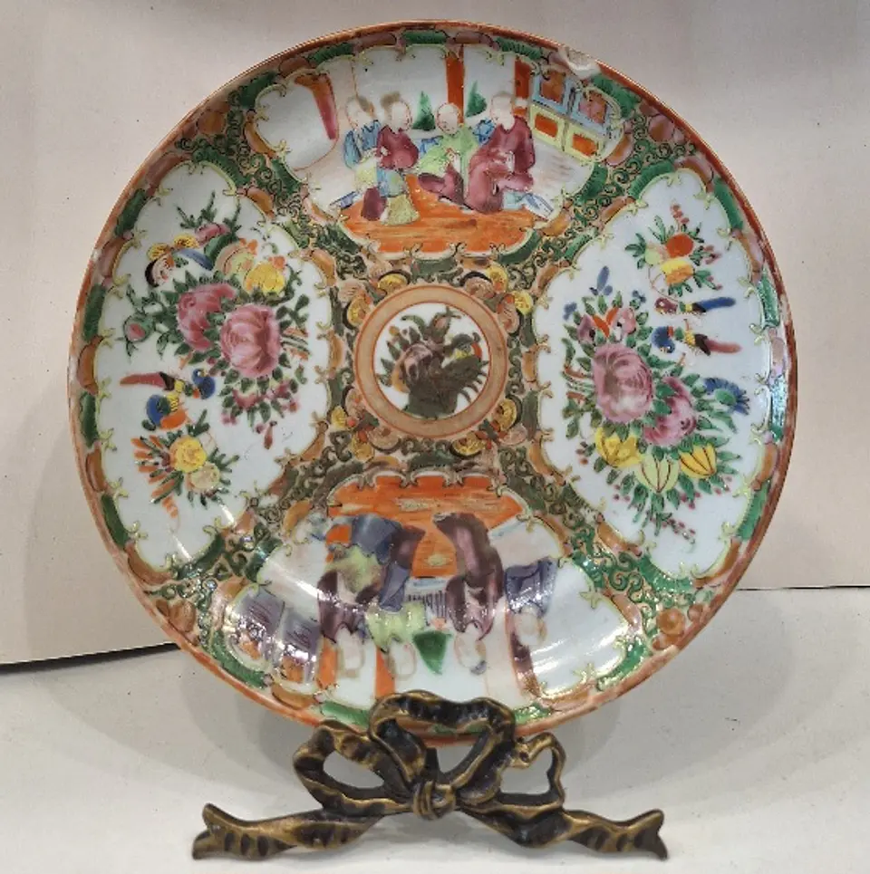 Prato decorativo em porcelana chinesa  1