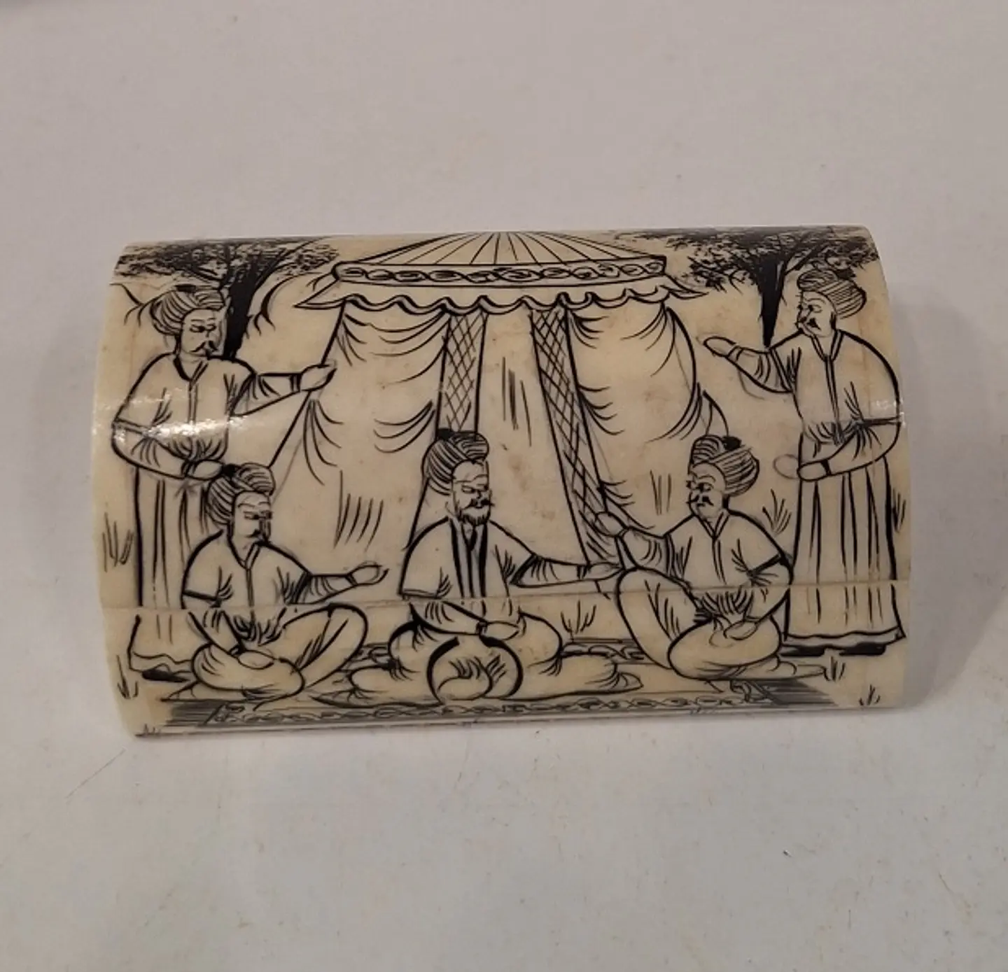 Caixa porta-Jóias oriental em osso.  1
