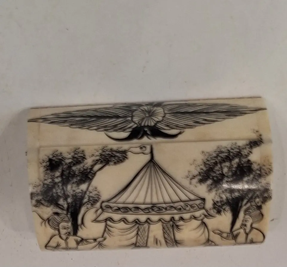 Caixa porta-Jóias oriental em osso.  2