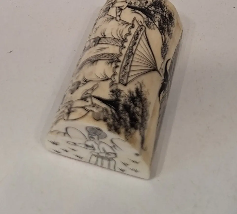 Caixa porta-Jóias oriental em osso.  4