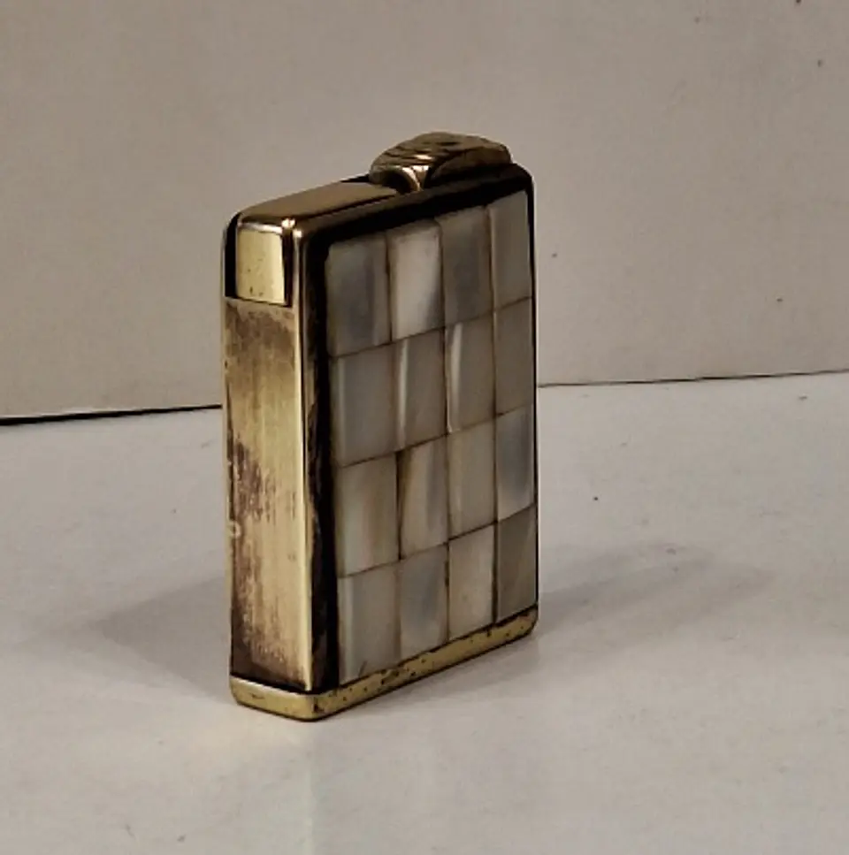 Atomizador de perfume de bolso vintage em formato de isqueiro em latão e madrepérola  3