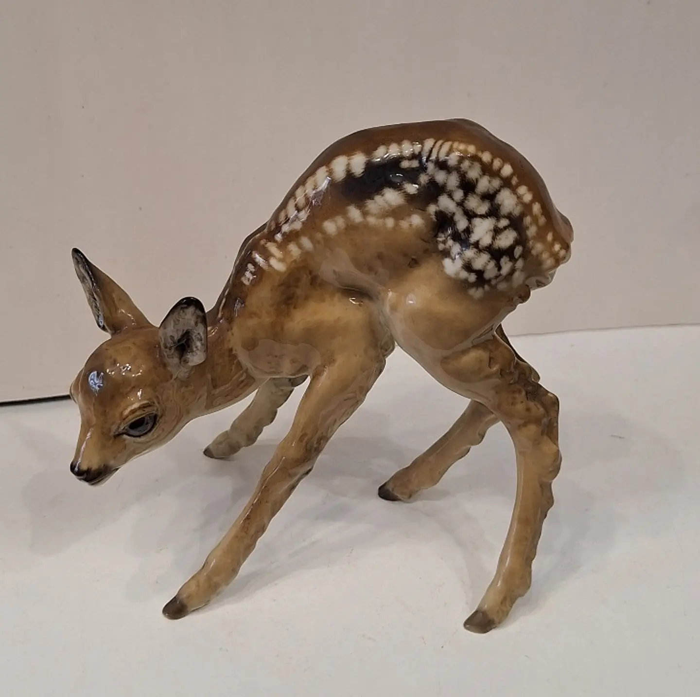 Cervo em porcelana alemã, policromada da Hutschenreuther de Hohenberg, Selb 1