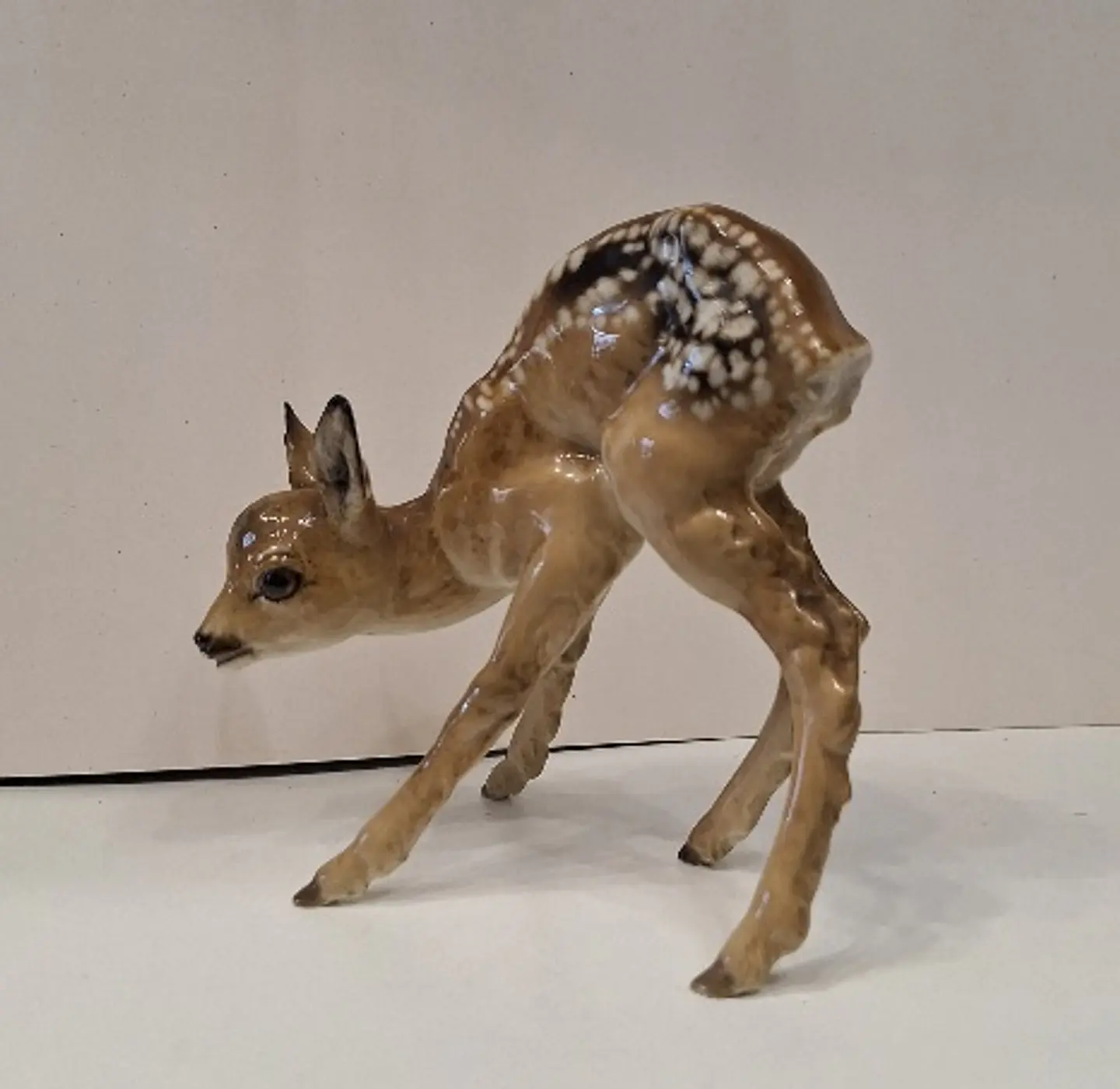 Cervo em porcelana alemã, policromada da Hutschenreuther de Hohenberg, Selb 3