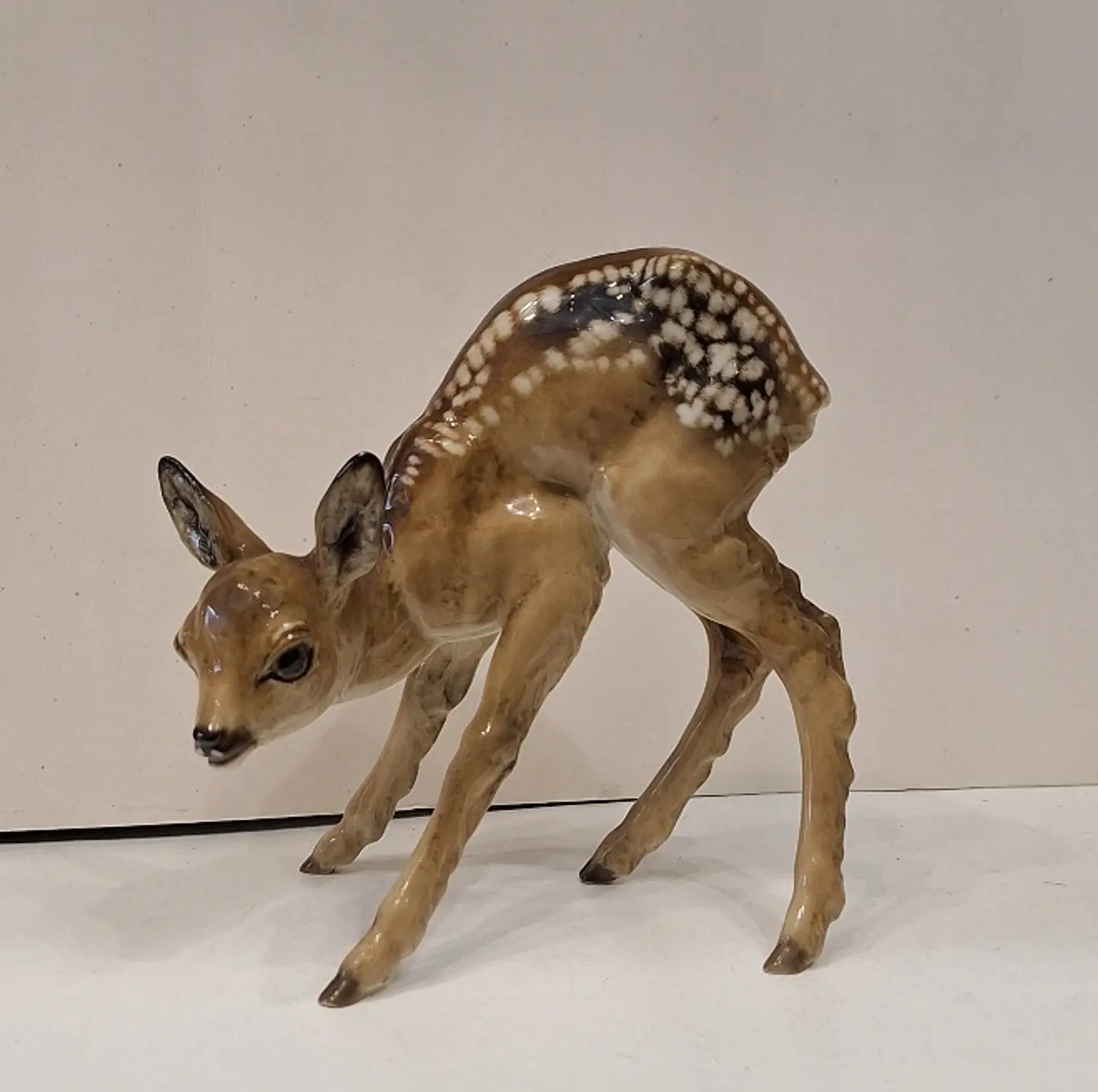 Cervo em porcelana alemã, policromada da Hutschenreuther de Hohenberg, Selb 4