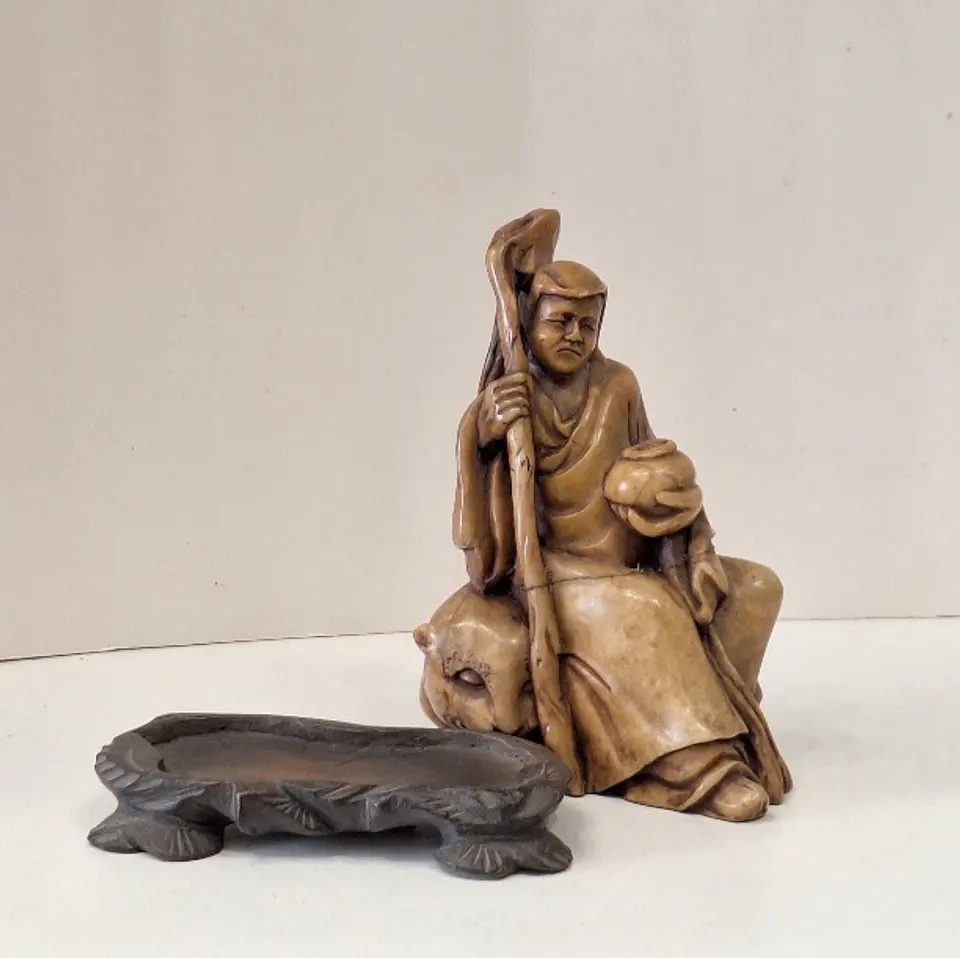 Escultura em pedra Shoushan, representando Sábio com cão de foo 6