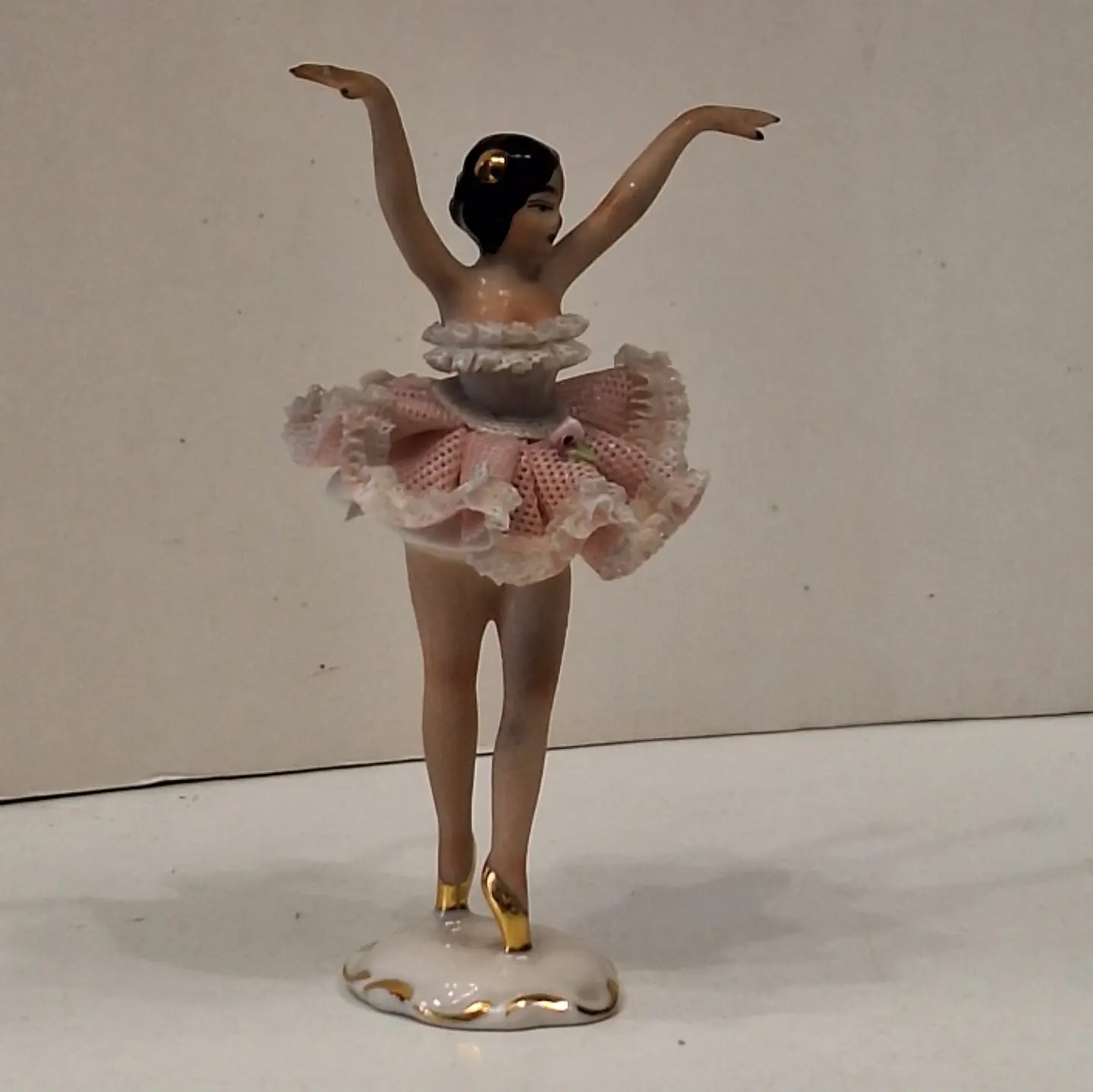 Bailarina em porcelana alemã com renda 2