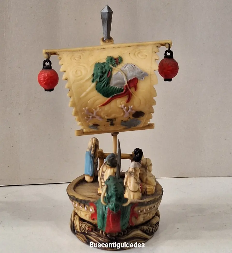 Barco-tesouro decorativo japonês vintage (okimono), feito de celuloide da década de 1940. 3