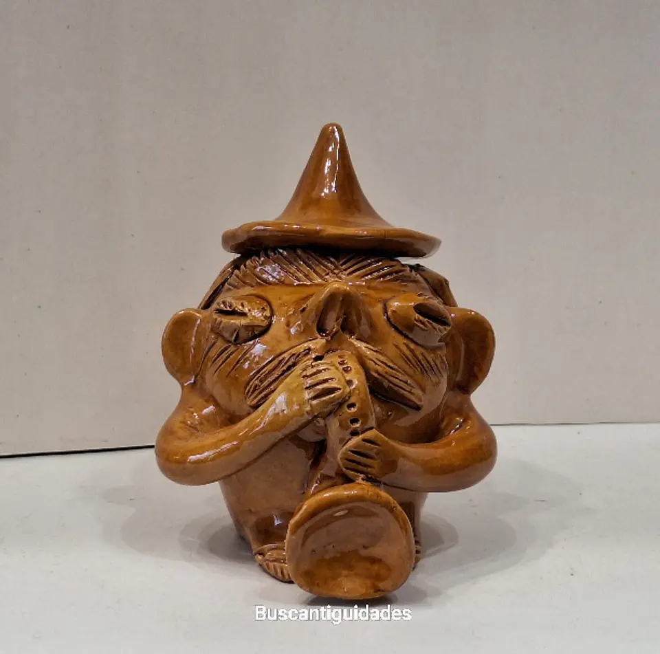 Escultura da Julia Ramalho, representando Músico  1