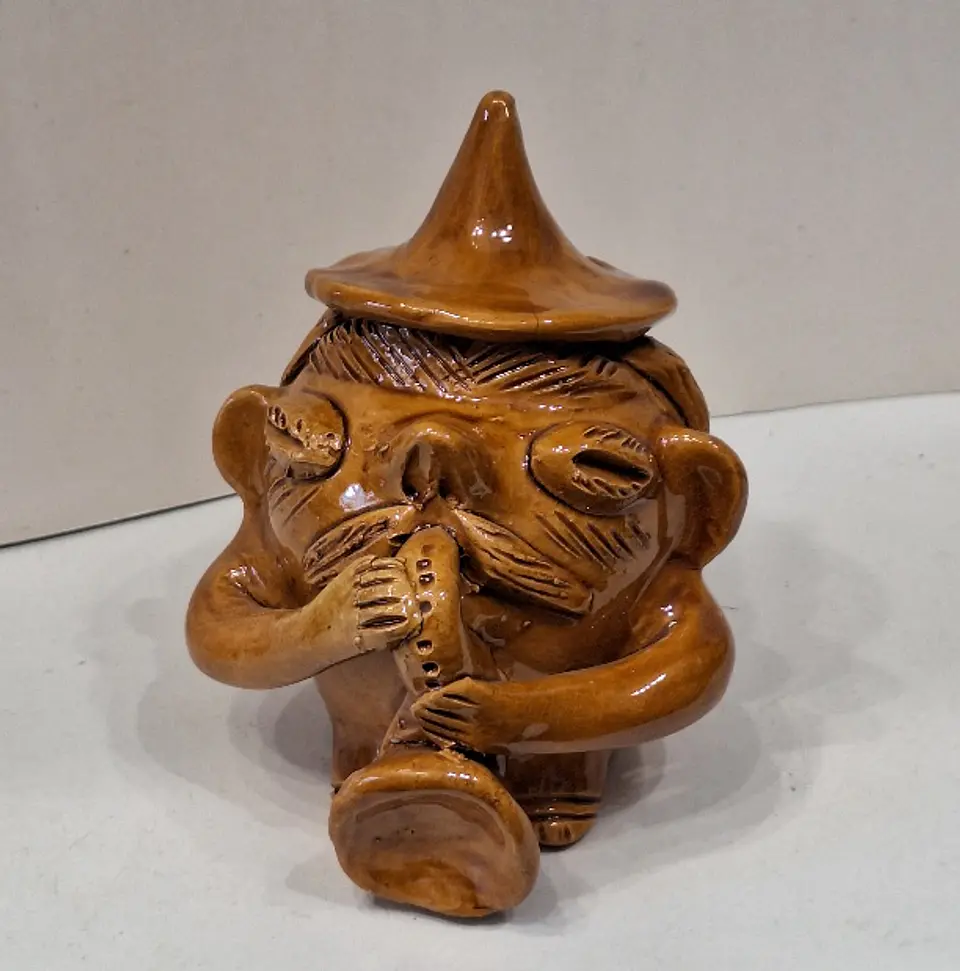 Escultura da Julia Ramalho, representando Músico  4