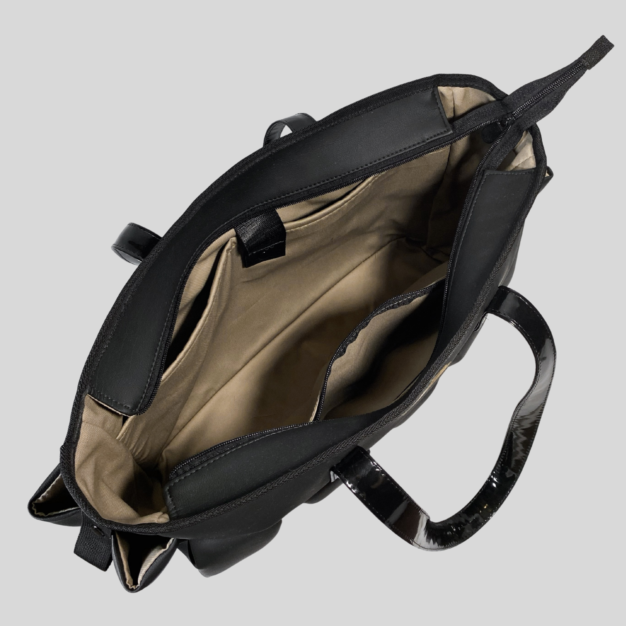 THE AIRY FORM TOTEBAG 3