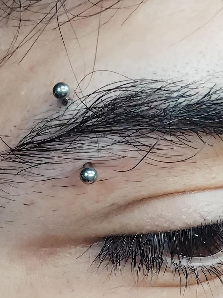 Perforacion eyebrow (ceja) 2