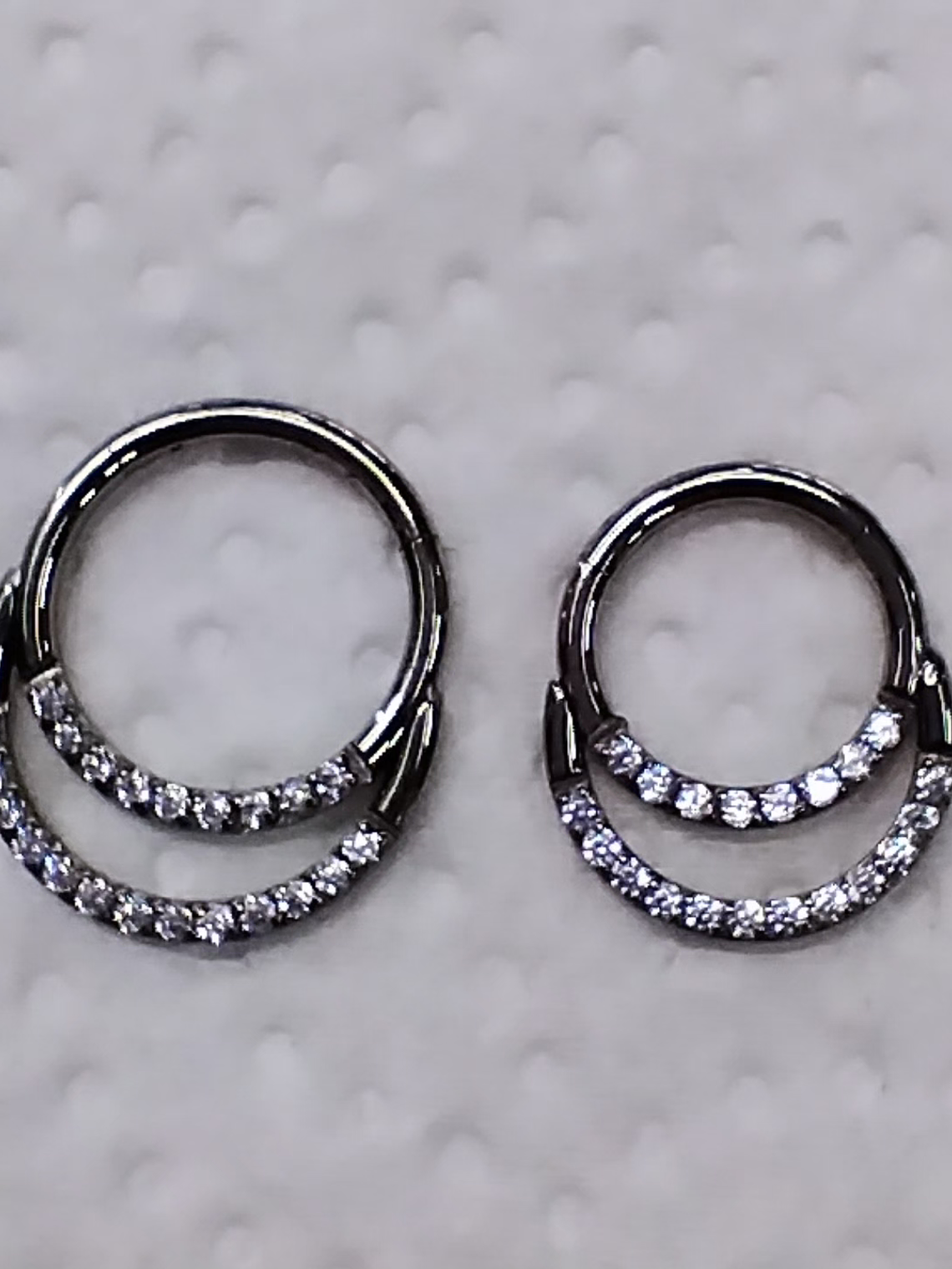 Argolla clicker doble con circonitas en titanio 10mm 2