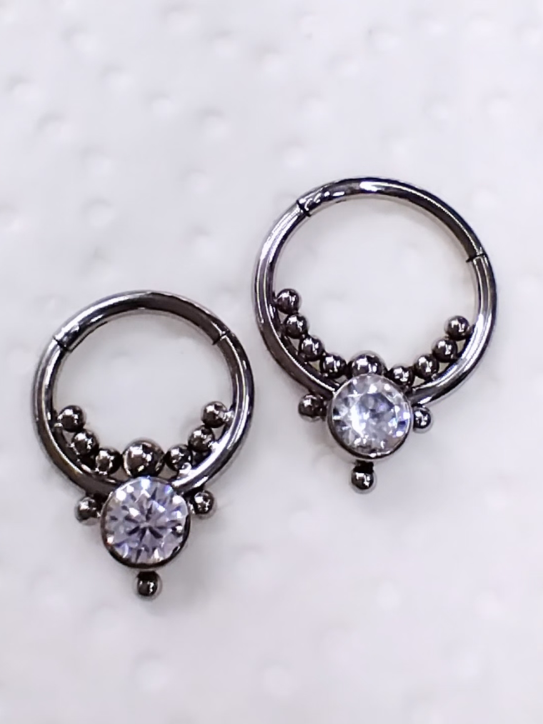 Argolla clicker de titanio con circonitas 8mm 1