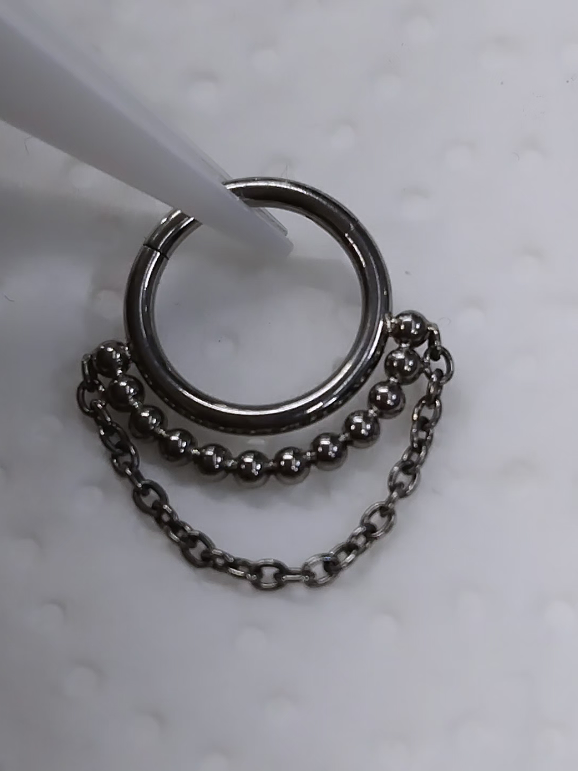 Argolla cliccon cadenas en titanio grado implante 16g 1