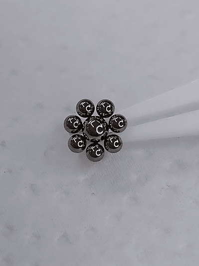 Top flor de esferas en titanio grado implante 16g