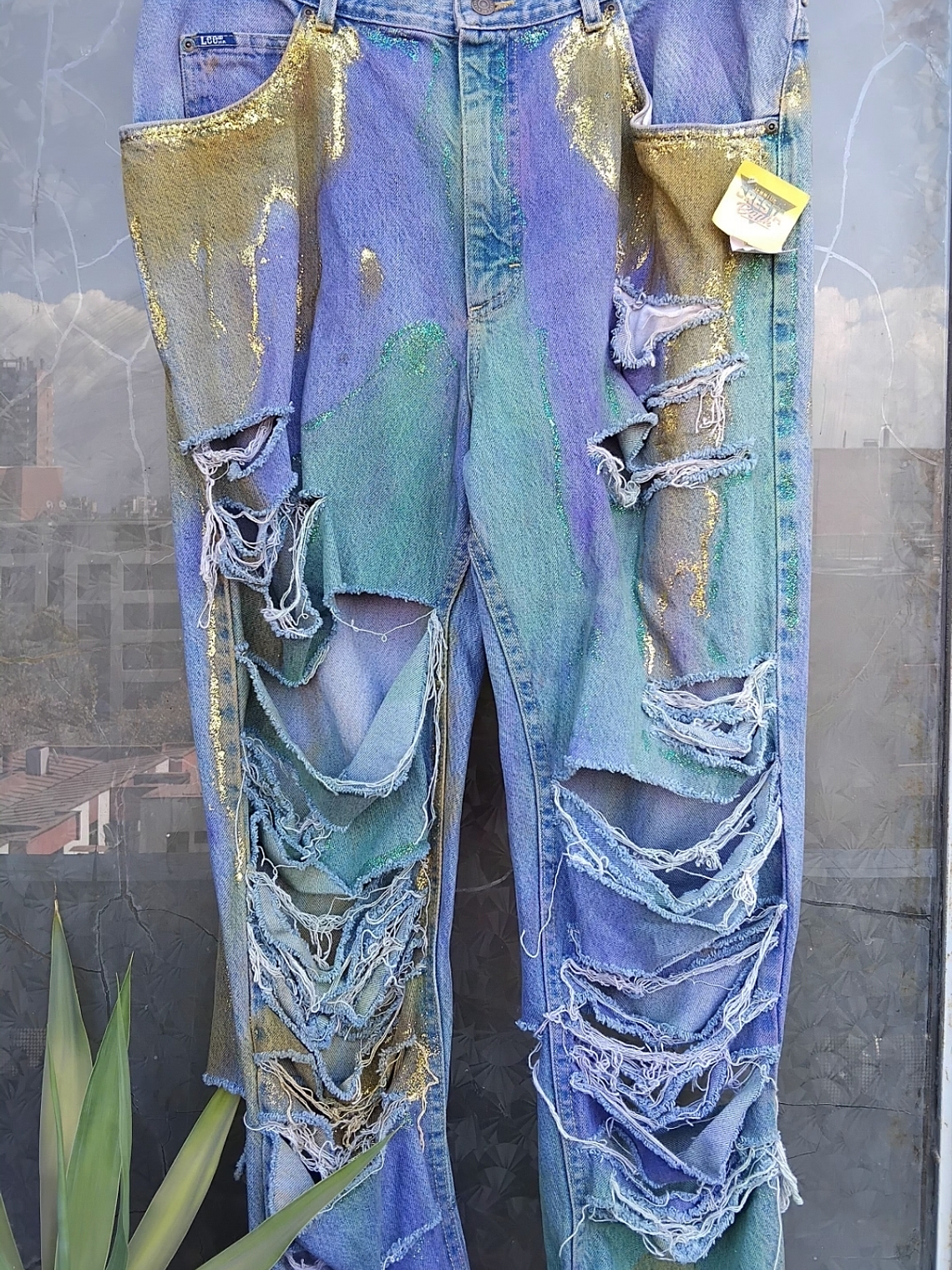 Jeans teñido y pintado a mano. Talla 50 1