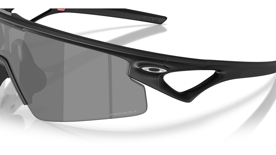 Oakley Sphaera Strike OO9531-0137 2