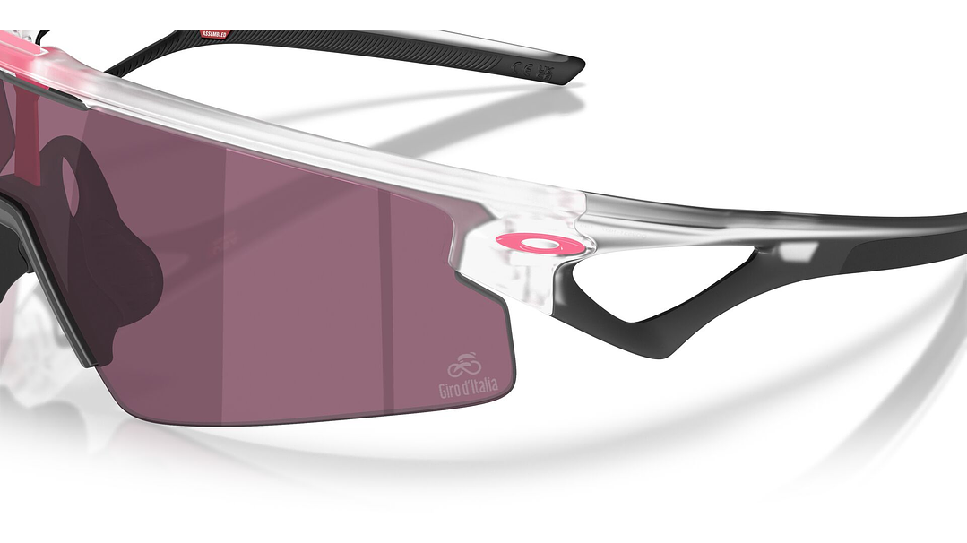 Oakley Sphaera Strike OO9531-1037 2