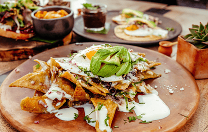 Chilaquiles Rojos / com Salsa de Tomate