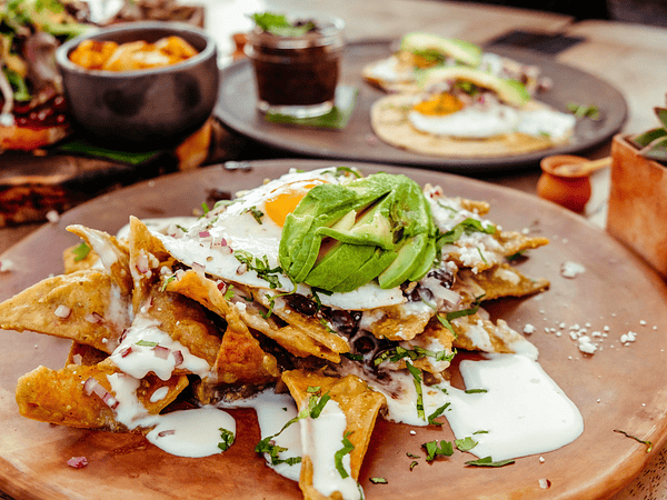 Chilaquiles Rojos / com Salsa de Tomate