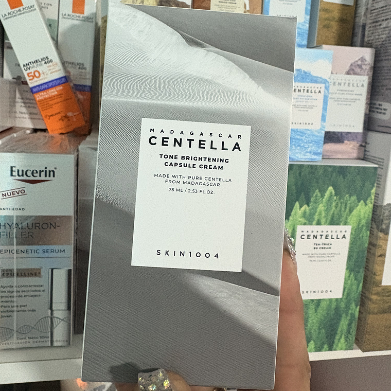 Madagascar centella tone brightening  capsule cream Ideal para manchas  2