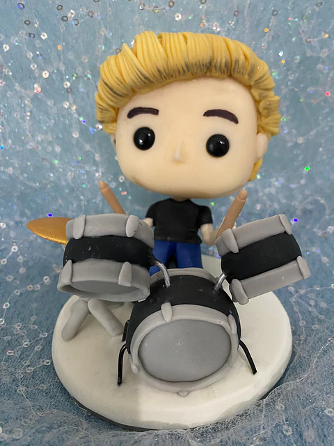 POP Estatueta Personalizada em Biscuit  O Baterista