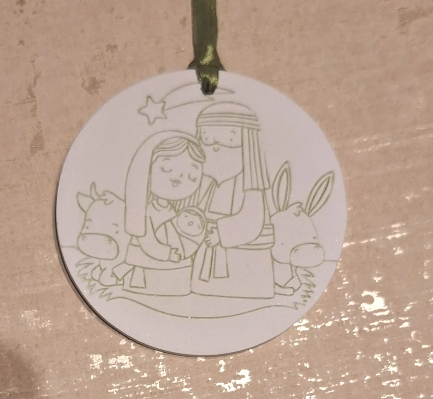 Enfeite de Natal Medalhão em Gesso - Natal Família Sagrada 3