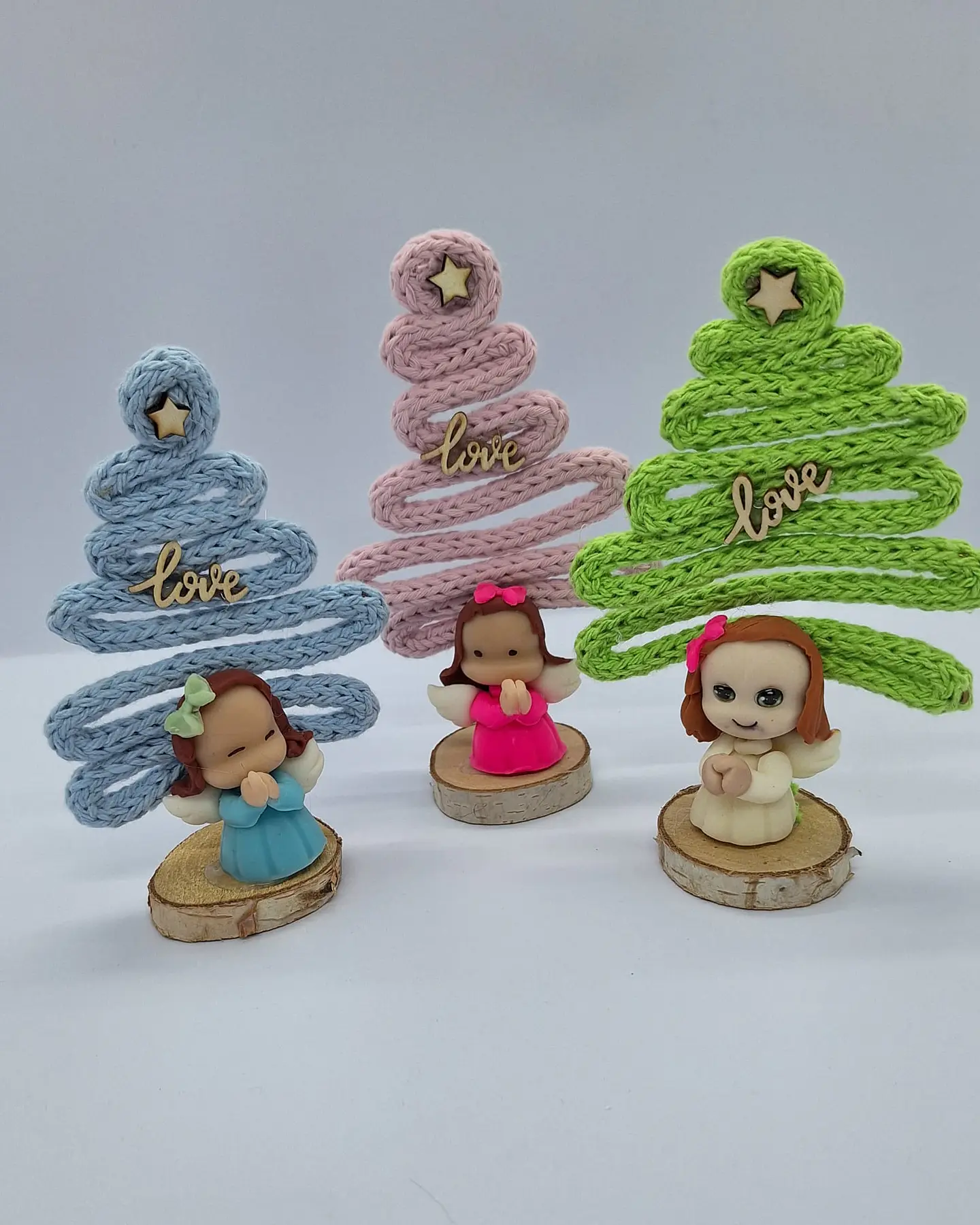 Anjinhos com Arvore Natal verde 2