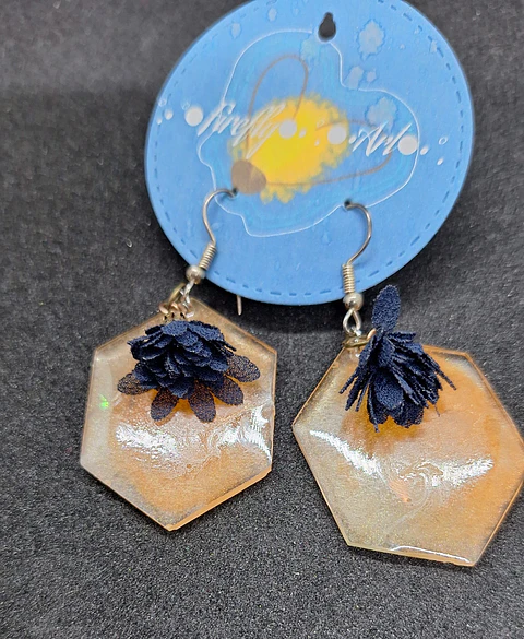 Brincos Resina Laranja com Flores Azuis