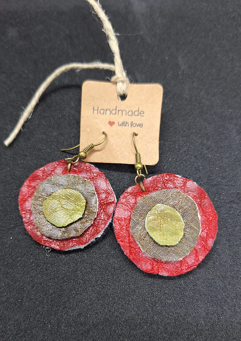 Brincos Vermelho e Verdes