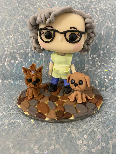 POP Estatueta Avó e os pets