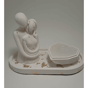 Gift Casal Abraçado com vela coração