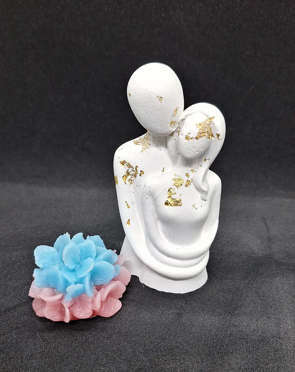 Estatueta Abraço com Amor 1