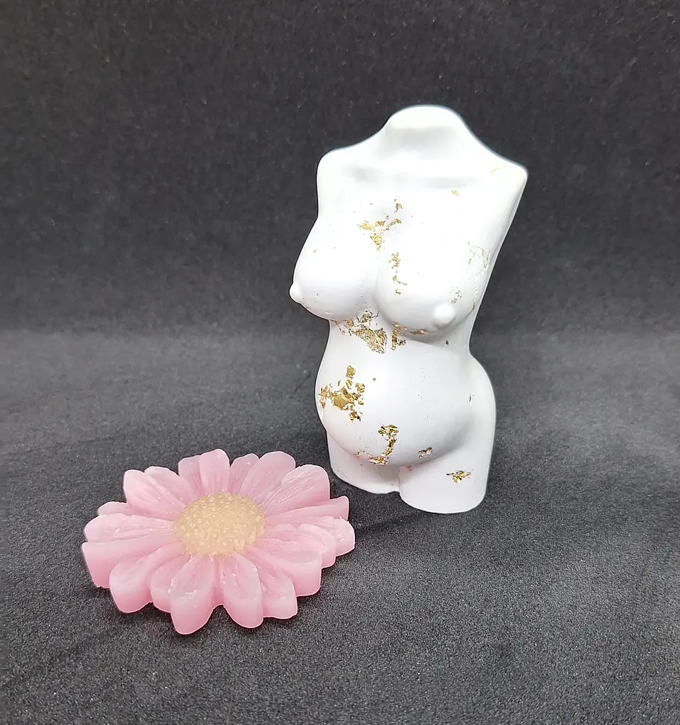 Estatueta Mulher Grávida 1